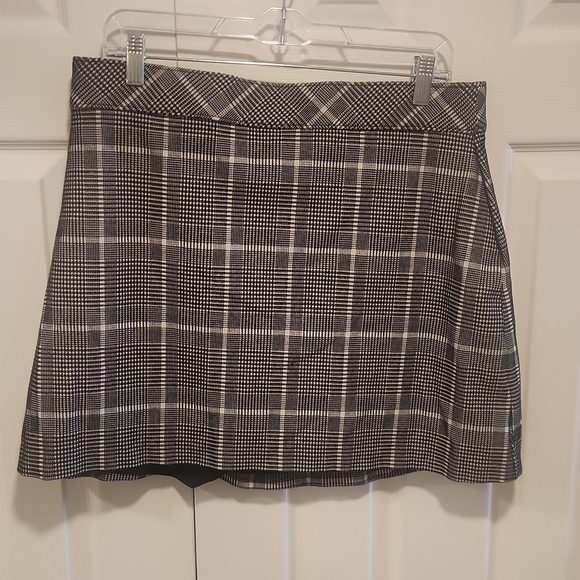 Like New SPANX Perfect Mini Skirt Skort Stretch Plaid Houndstooth Jacquard - Picture 6 of 8